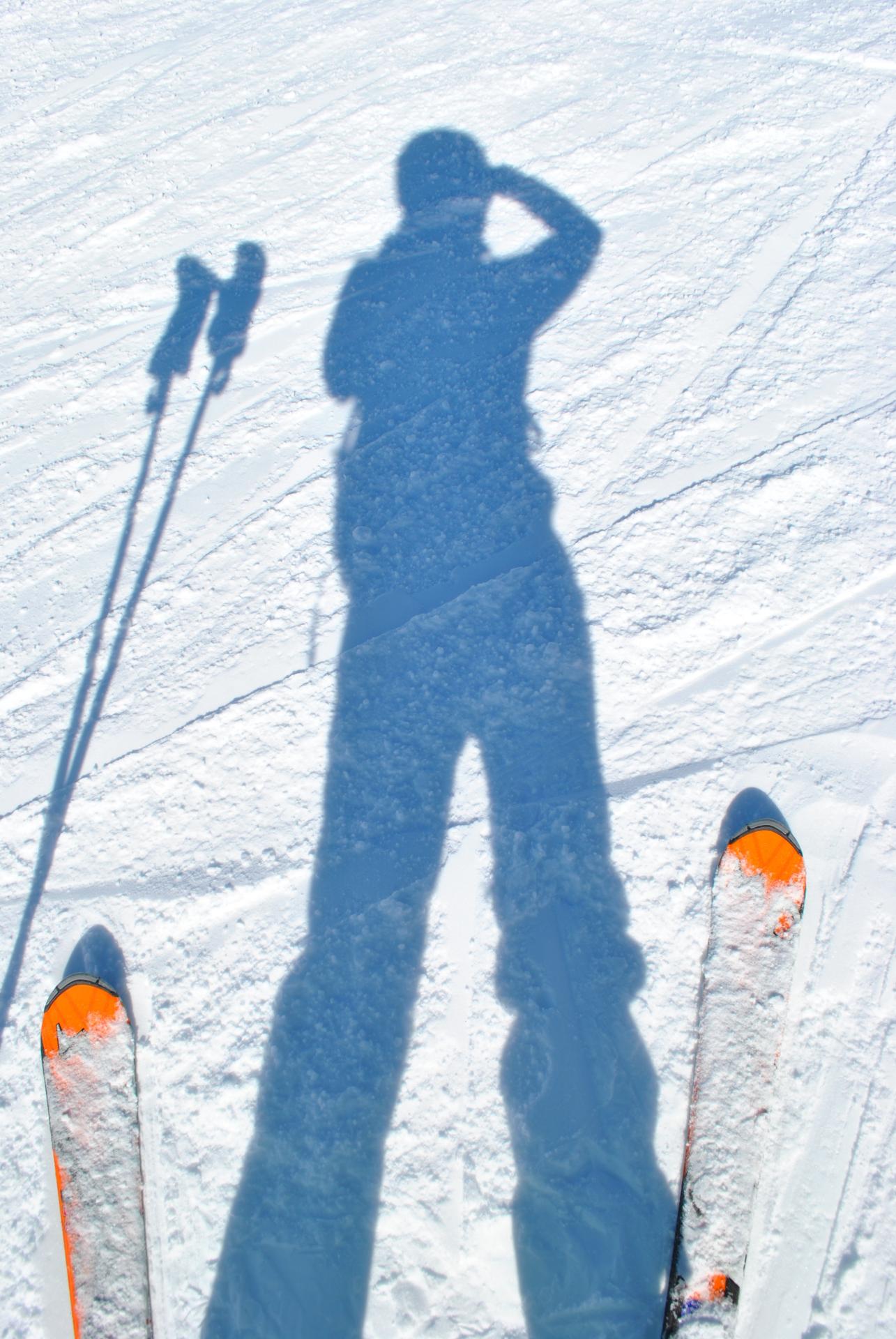 To ski 2042683